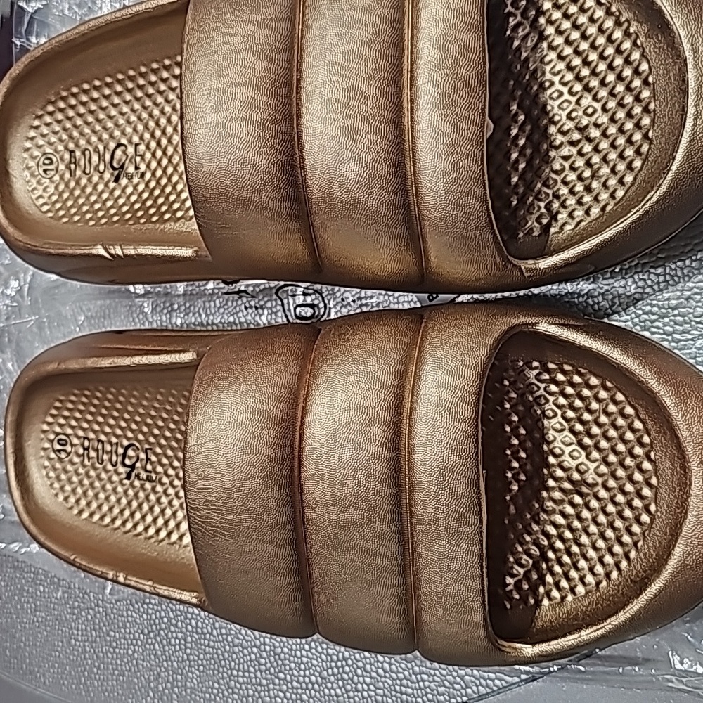Size 10 Gold 3 Layer Bubble Slides * Never Worn* … - image 2